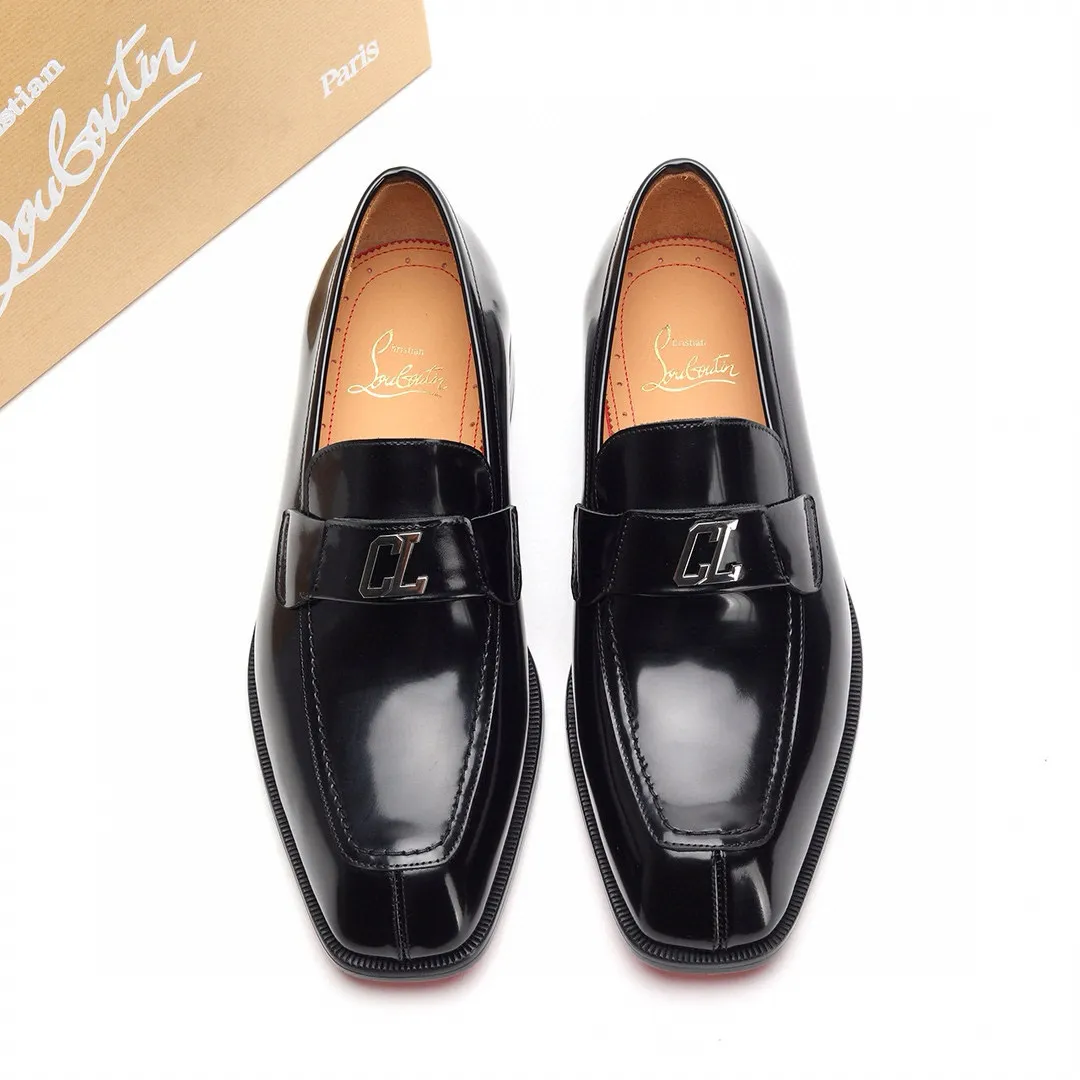 Batch 1,080 yuan 💰••New real shots••CL～High-end men’s 👔casual•loafers with red soles! ••🆑Genuine and top-quality goods from original orders ••✅💯 Purchase goods from top-quality original orders! Original imported patterned cowhide ➕Imported cowhide lining ➕Cowhide feet ➕Original leather outsole~🉑️Feel free to compare the authentic ones! Size: 38-44 (45.46.47 can be customized)